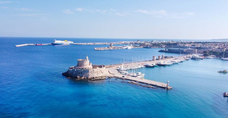 Widok na port w Rodos