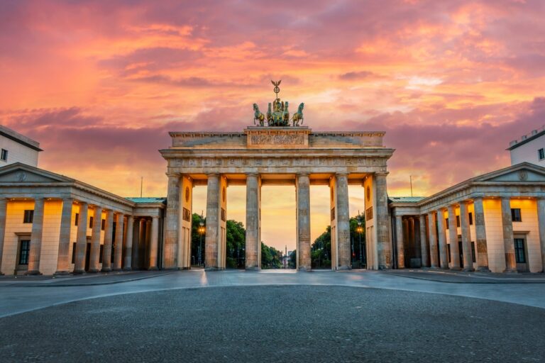 Brama Brandenburska Berlin, Niemcy © Shutterstock
