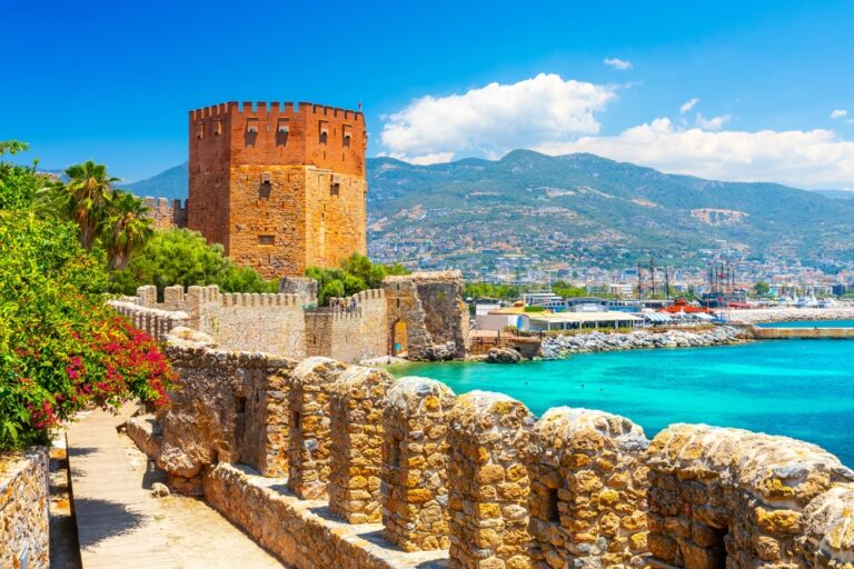 Czerwona Wieża, Alanya, Turcja © Shutterstock